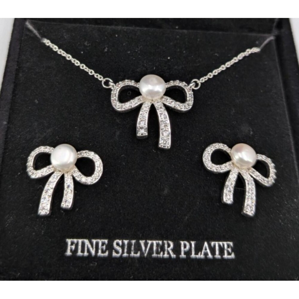 Silver Plate Bow Necklace Earrings Set CZ Sim Pearl Box Light NIB 18in Wedding